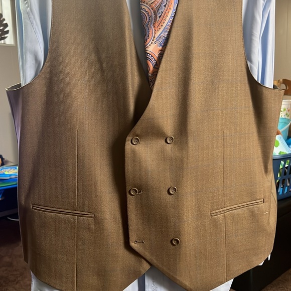 3pc dbl breasted tan herringbone with a hint of blue pants are 31in inseam - Picture 3 of 10